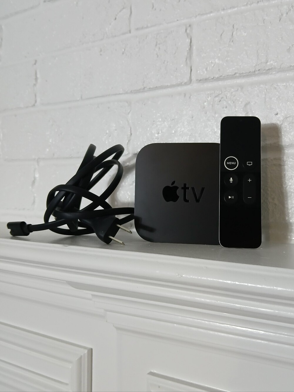 Apple TV 4K 1st Gen 64GB HD Media Streamer A1842/Remote & Power Cord/Tested